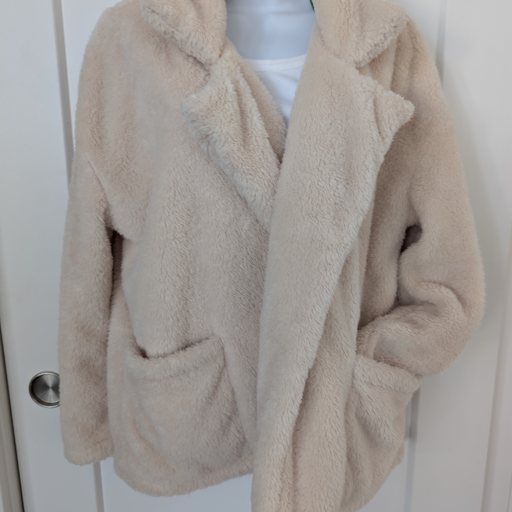 Faux Fur Jacket From Rip Curl - Picture 3 of 4